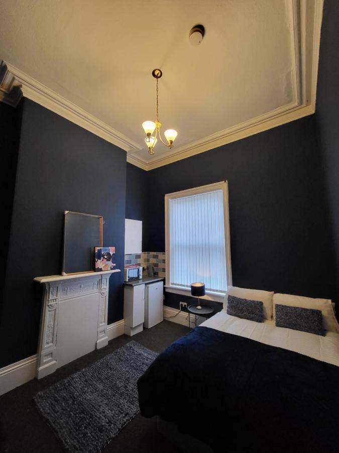 Large Digbeth Double Room Shared Bathroom Бирмингам Екстериор снимка