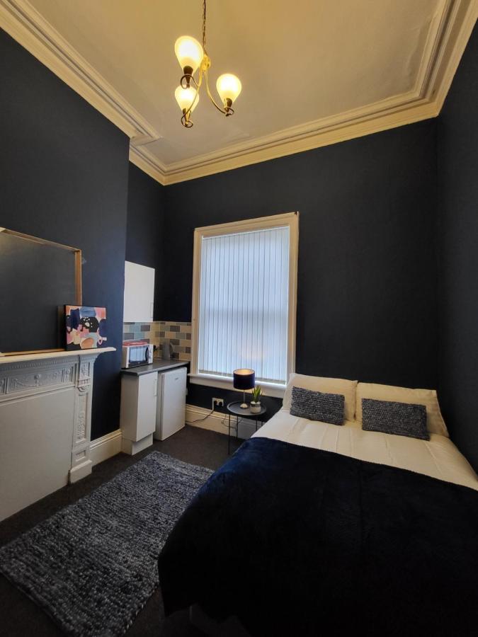 Large Digbeth Double Room Shared Bathroom Бирмингам Екстериор снимка