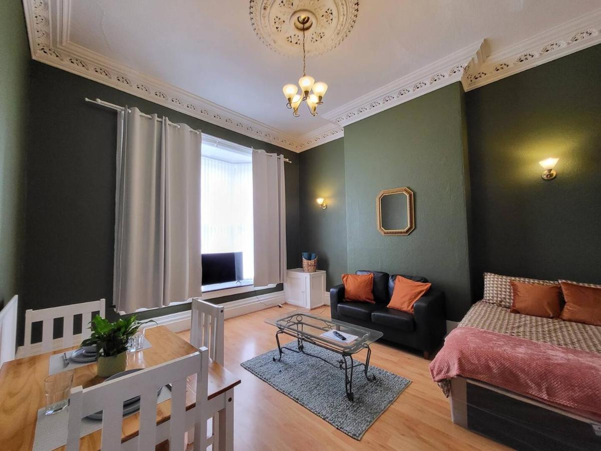 Large Digbeth Double Room Shared Bathroom Бирмингам Екстериор снимка