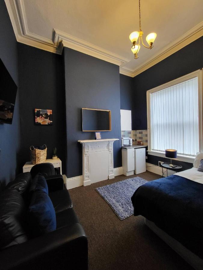 Large Digbeth Double Room Shared Bathroom Бирмингам Екстериор снимка