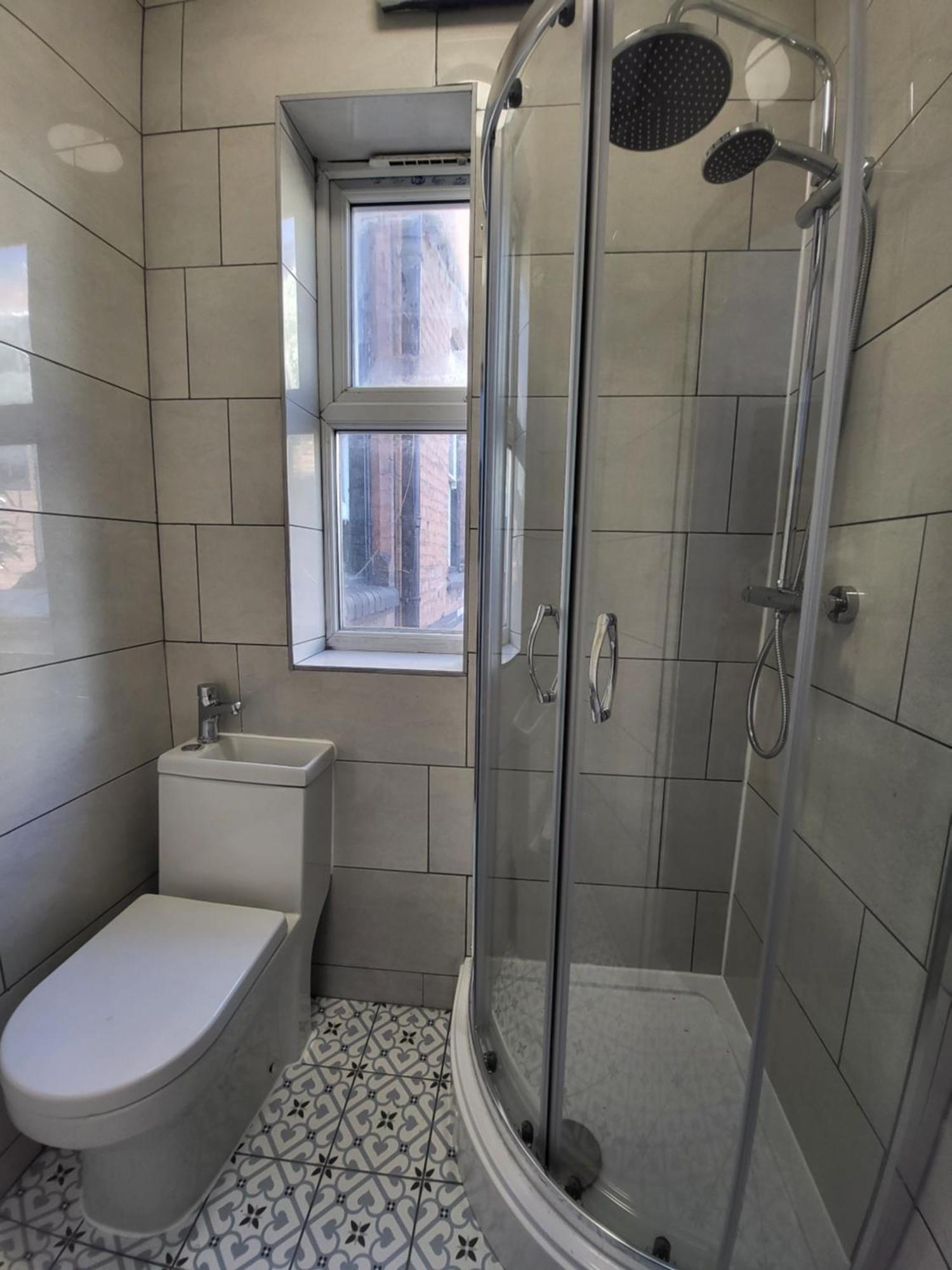 Large Digbeth Double Room Shared Bathroom Бирмингам Екстериор снимка