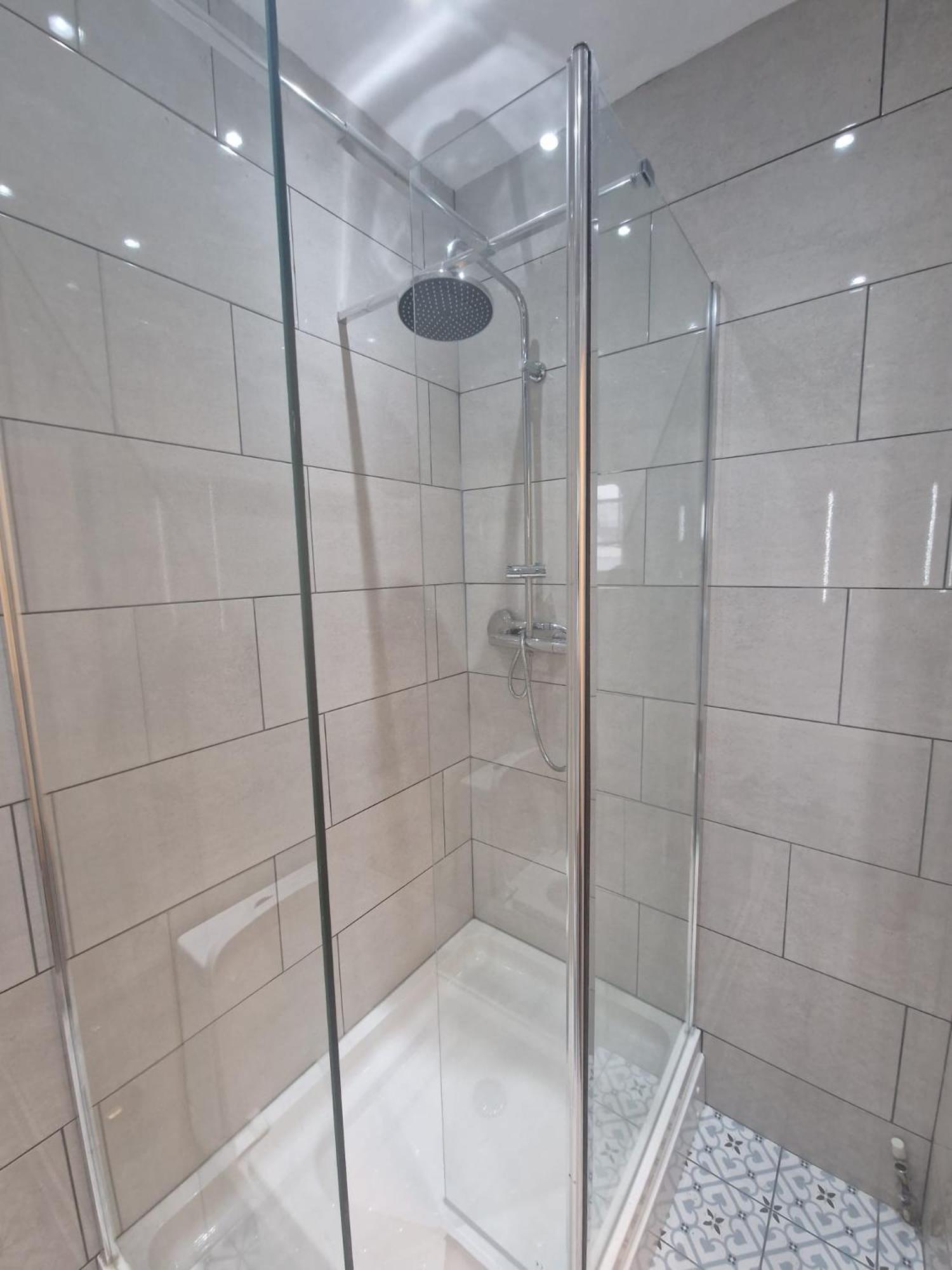 Large Digbeth Double Room Shared Bathroom Бирмингам Екстериор снимка
